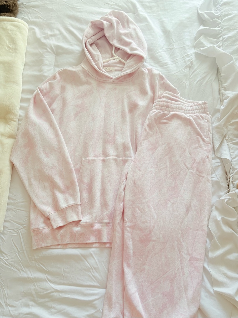Pink camo hoodie and sweatpants set